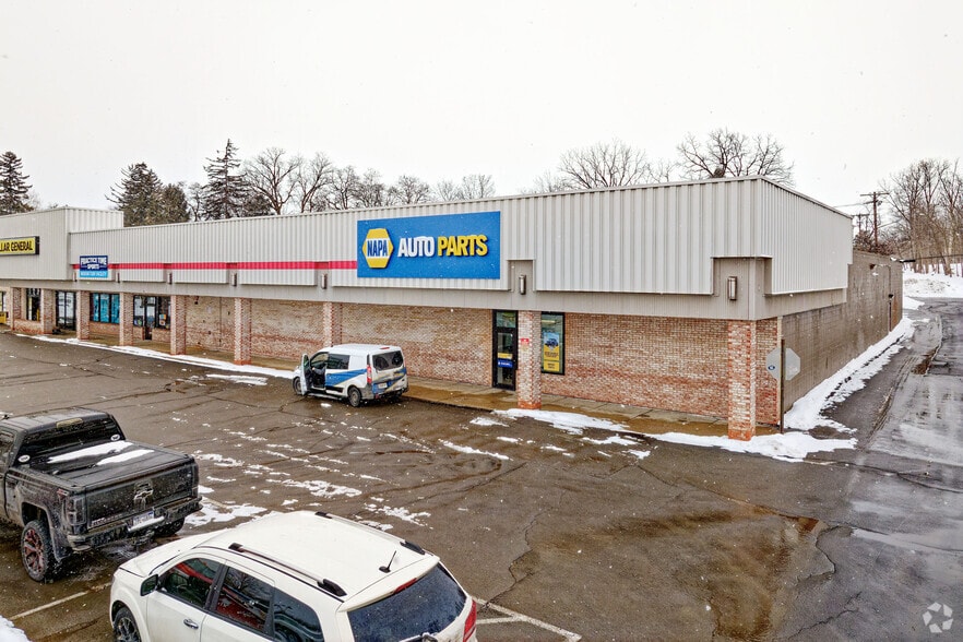 64-80 West Ave, Canandaigua, NY à vendre - Photo du bâtiment - Image 3 de 5