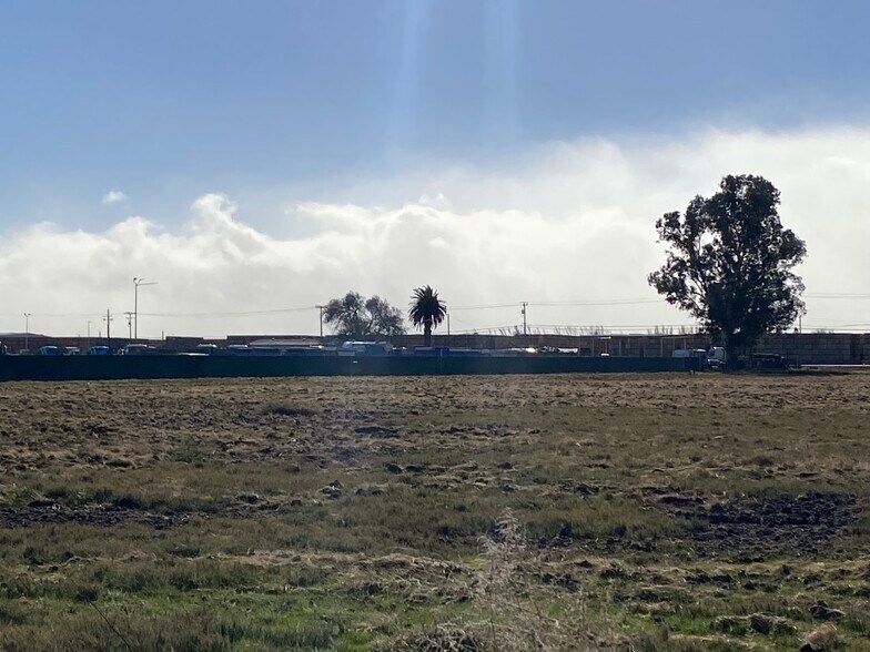 23651 Henry Miller Rd, Los Banos, CA à vendre - Photo principale - Image 1 de 11