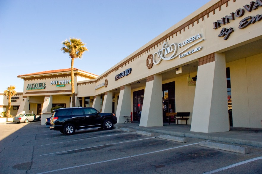 3800 N Mesa St, El Paso, TX for lease - Building Photo - Image 2 of 8