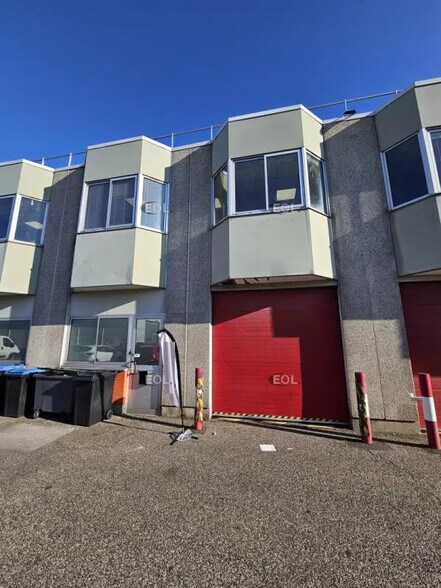 Flex dans Villejuif à louer - Photo du bâtiment - Image 1 de 11