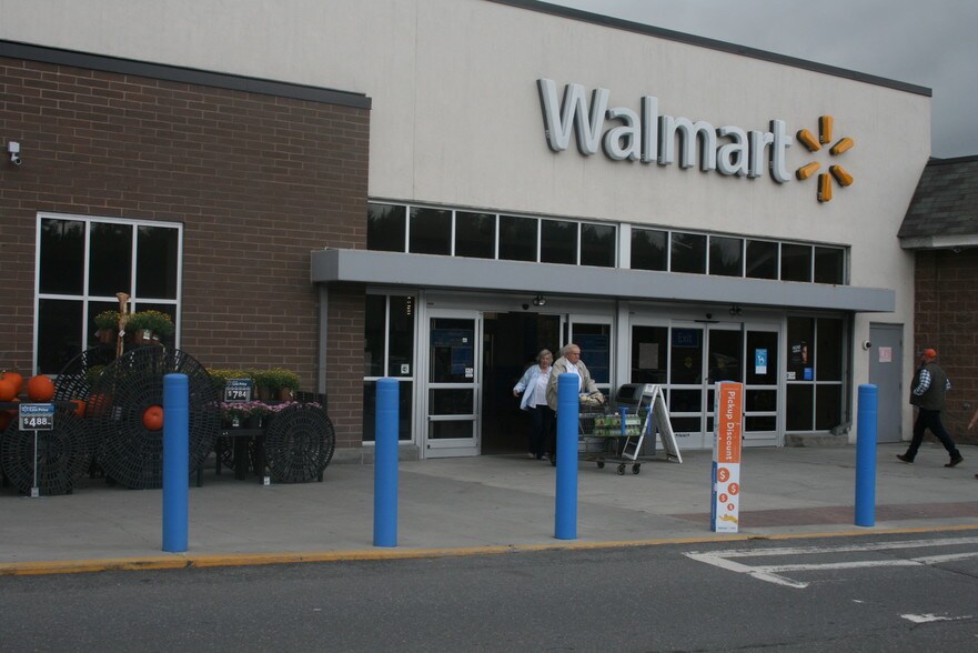 282 Berlin Mall Rd, Berlin, VT à louer - Photo du bâtiment - Image 3 de 12