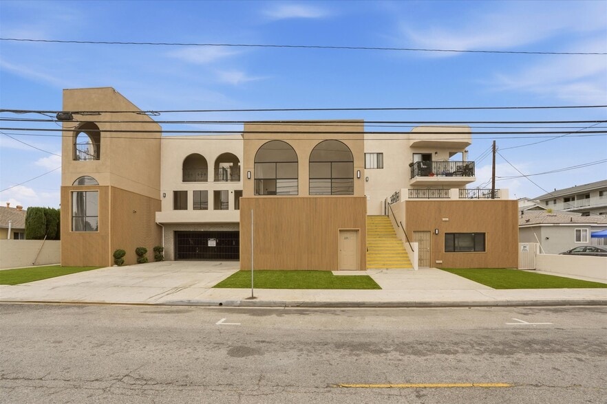 13801 Yukon Ave, Hawthorne, CA for sale - Building Photo - Image 2 of 19