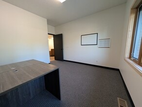 5891 Cedar Lake Rd, Saint Louis Park, MN for lease Interior Photo- Image 2 of 10