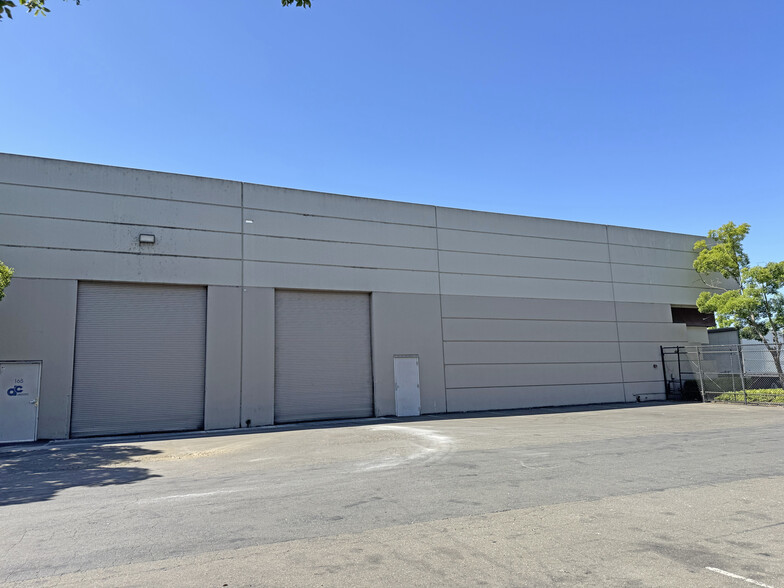 975 Corporate Center Pky, Santa Rosa, CA for lease - Building Photo - Image 2 of 5