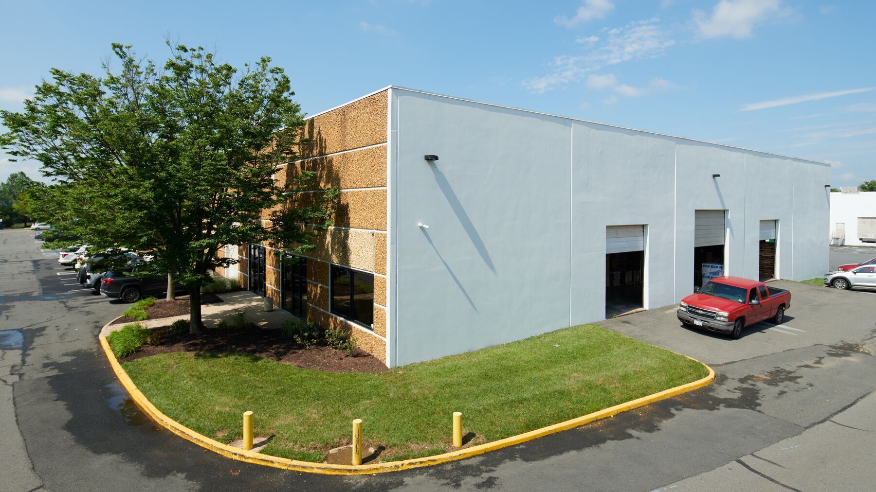 22660 Executive Dr, Dulles Town Center, VA for lease Building Photo- Image 1 of 11