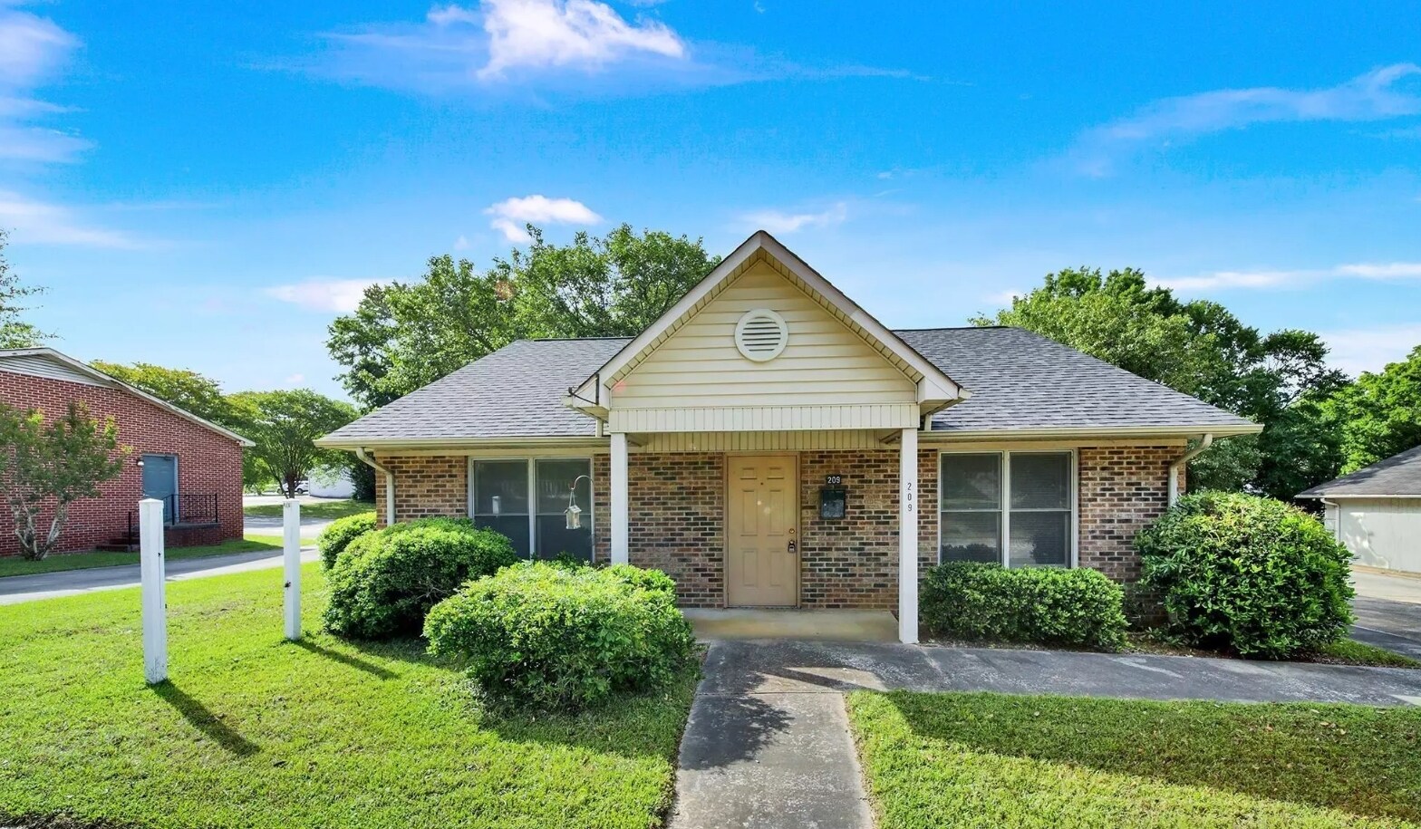 209 W Barr St, Lancaster, SC à vendre Photo principale- Image 1 de 23