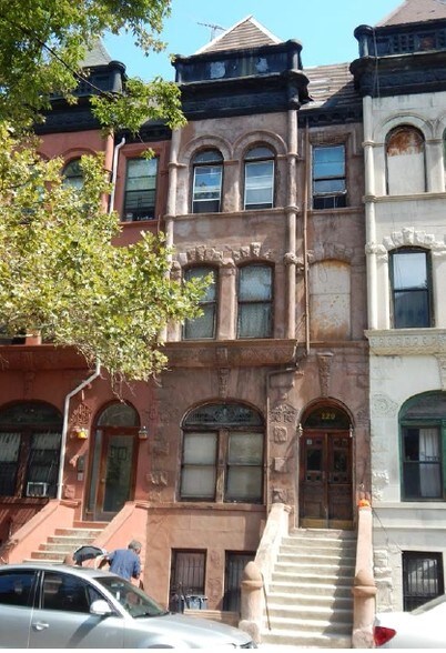 229 W 136th St, New York, NY à vendre - Photo du bâtiment - Image 2 de 9