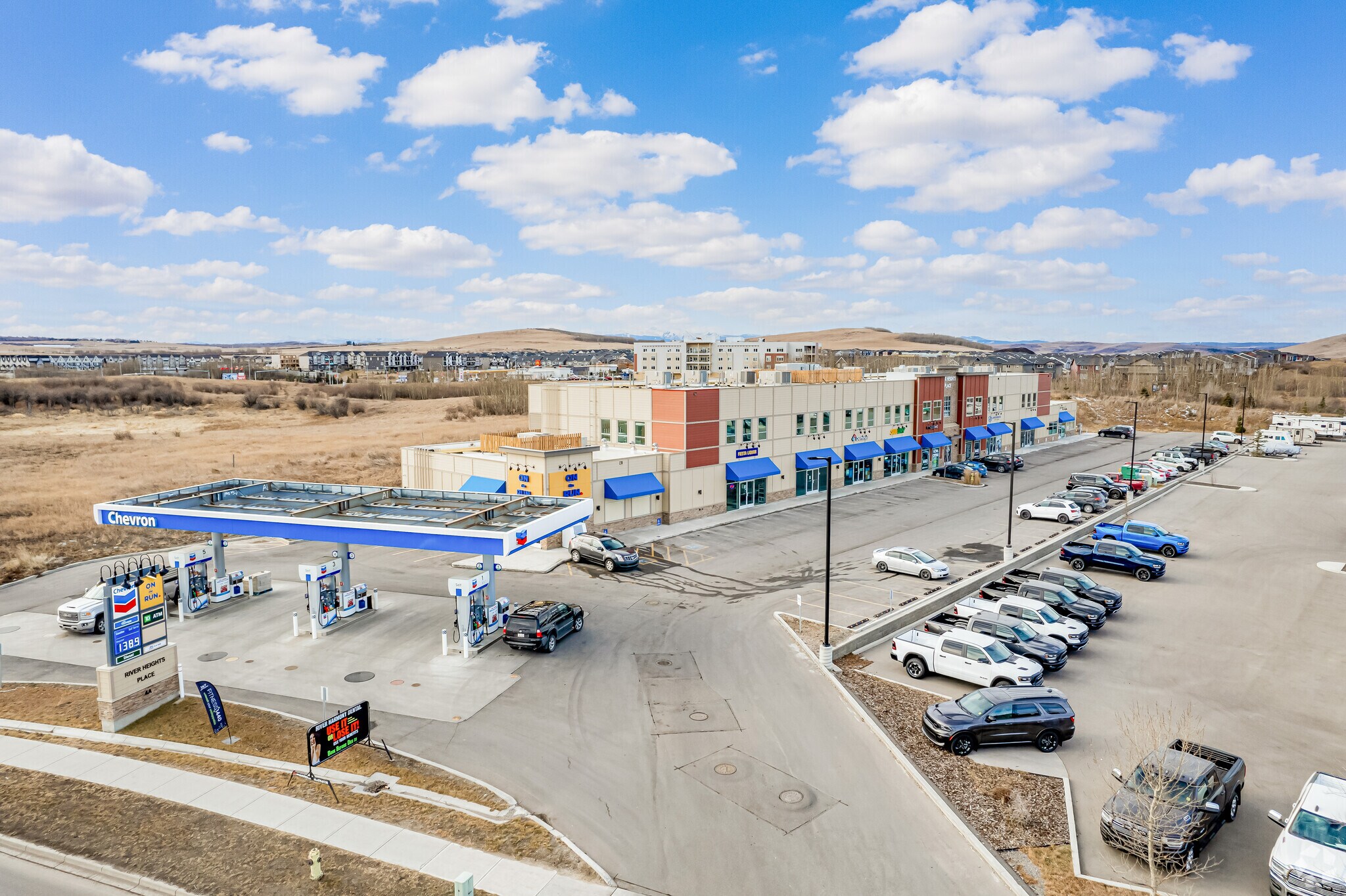 4 River Heights Dr, Cochrane, AB à vendre Aérien- Image 1 de 1