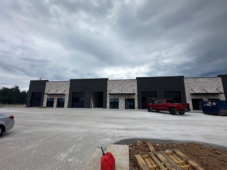 296 S Barrington Rd, Tontitown, AR for lease - Building Photo - Image 3 of 13