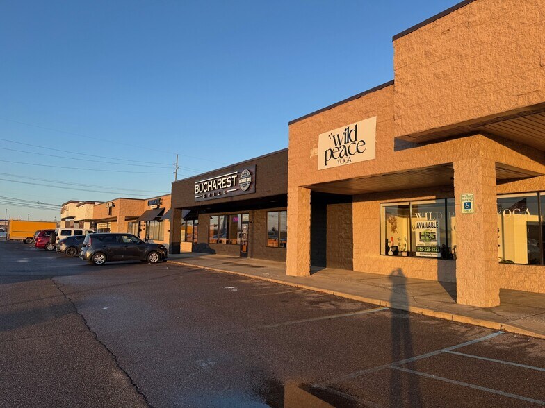 20658-20750 Hall Rd, Clinton Township, MI for lease - Building Photo - Image 3 of 4