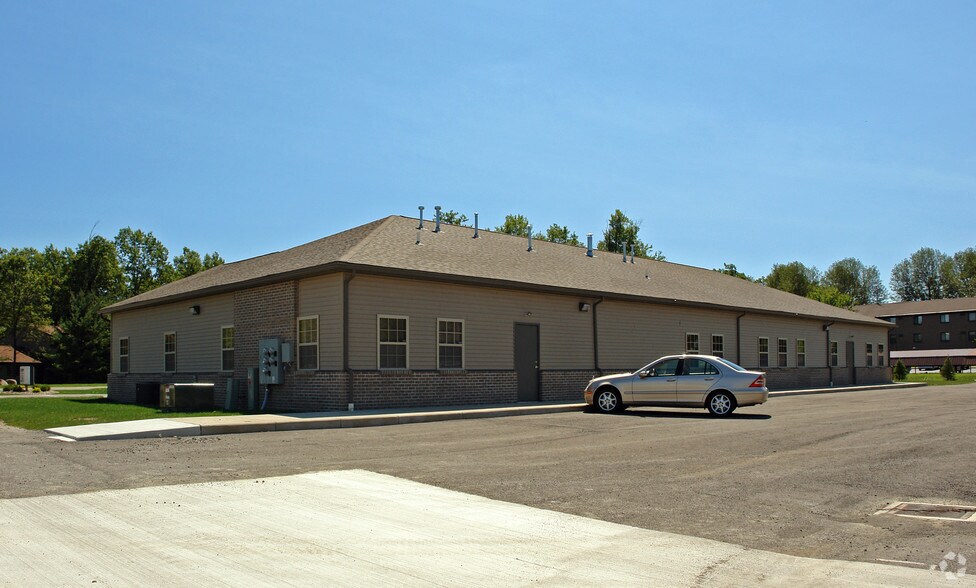 134 Westchester Dr, Youngstown, OH for sale - Building Photo - Image 2 of 2