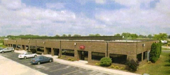 2835 N Grandview Blvd, Pewaukee, WI for sale Primary Photo- Image 1 of 3
