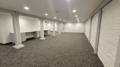 435-437 E Main St, Greenwood, IN for lease Building Photo- Image 1 of 7