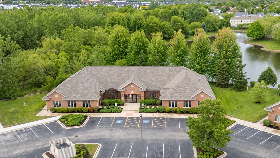 3941 75th St, Aurora, IL à vendre - Photo principale - Image 1 de 27