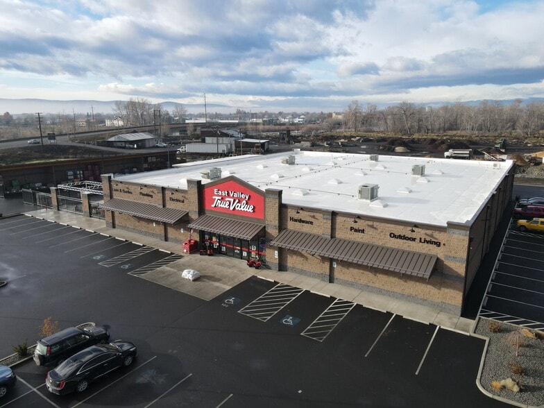 104 Butterfield Rd, Yakima, WA for sale - Primary Photo - Image 1 of 52