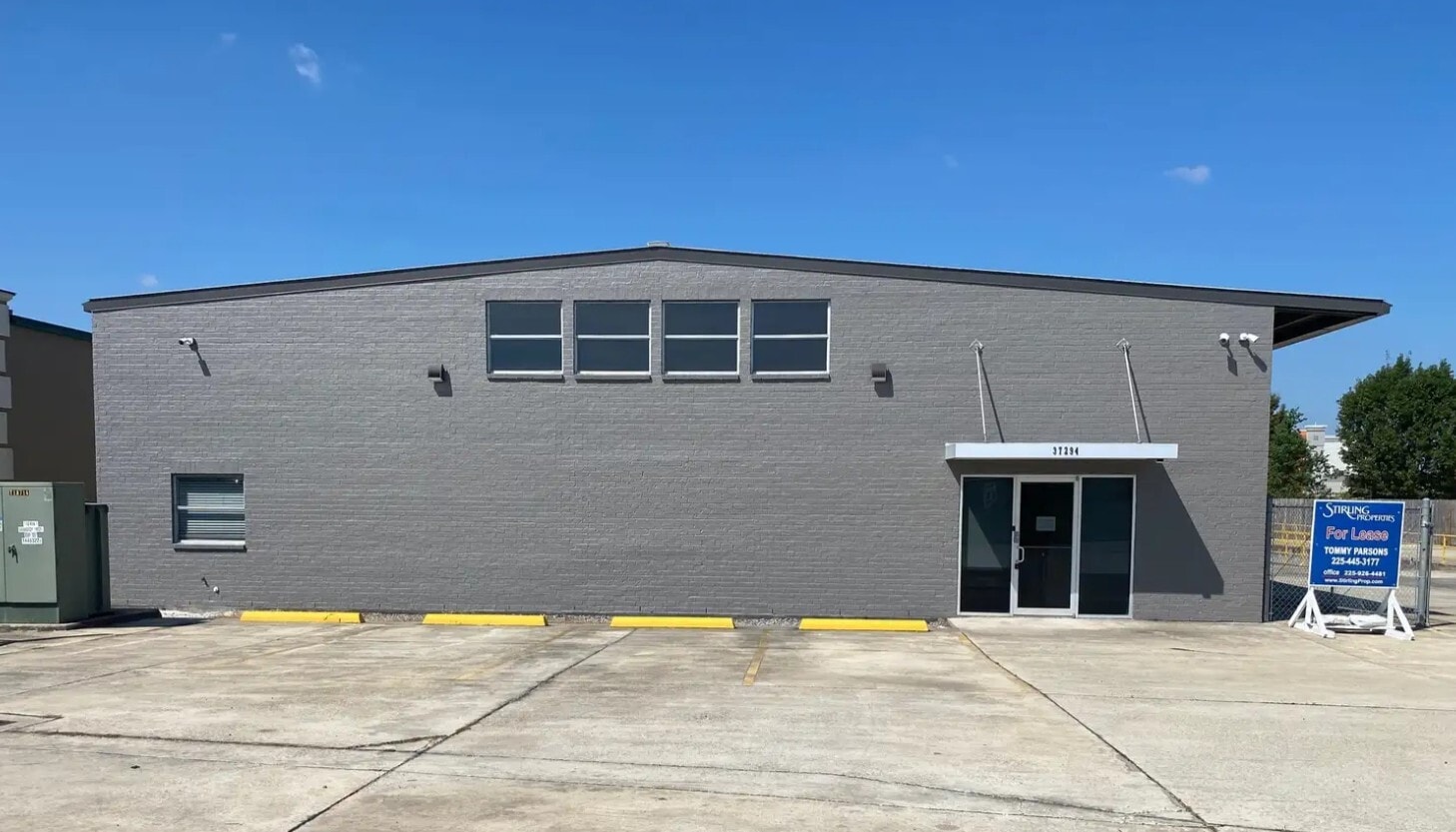 37294 Commerce Ln, Prairieville, LA for lease Primary Photo- Image 1 of 10