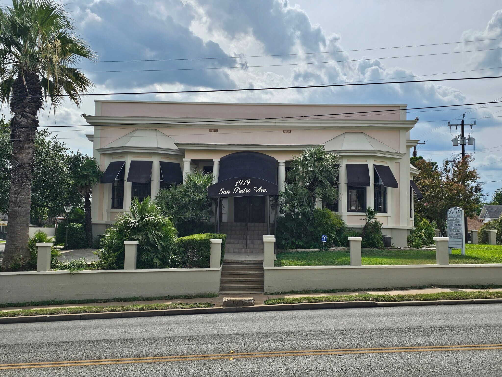 1919 San Pedro Ave, San Antonio, TX à vendre Photo du bâtiment- Image 1 de 13