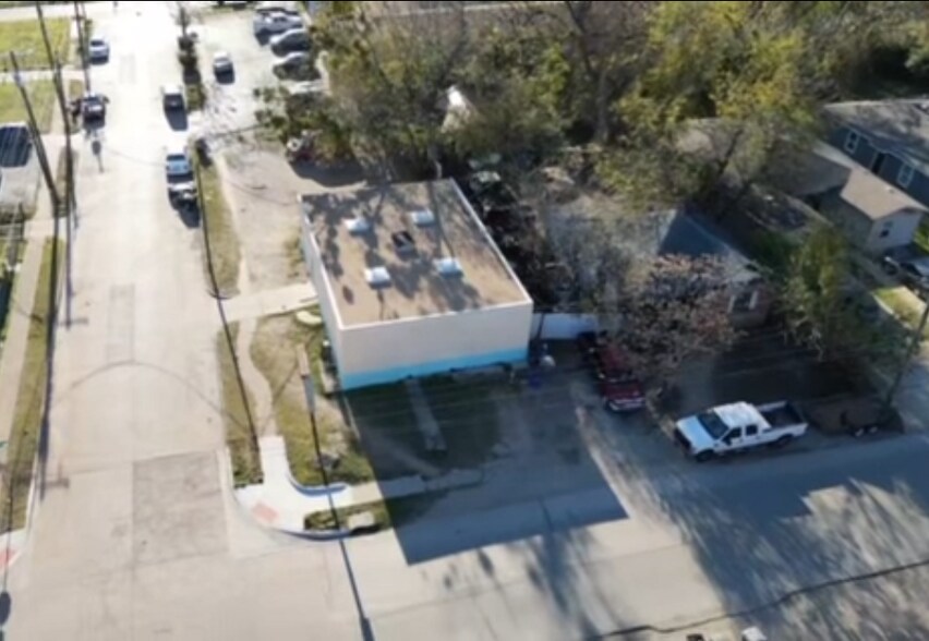 2023 J B Jackson Jr Blvd blvd, Dallas, TX à vendre - Photo du bâtiment - Image 3 de 5