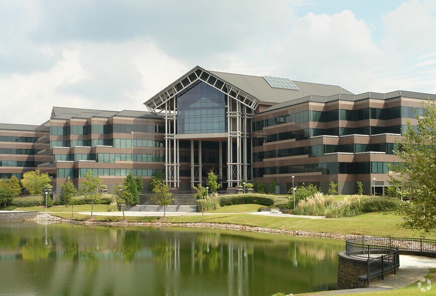 500 Clinton Center Dr, Clinton, MS à louer - Photo du bâtiment - Image 2 de 16