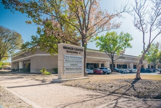 2111 Braker Ln, Austin, TX à louer Photo du bâtiment- Image 2 de 2