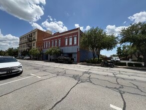 112 N Travis St, Sherman, TX for lease Interior Photo- Image 2 of 48