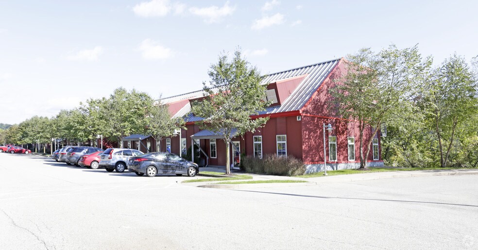 3840-3849 S Water St, Pittsburgh, PA à louer - Photo du bâtiment - Image 1 de 6