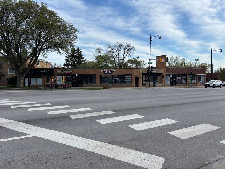 4132-4138 W Peterson Ave, Chicago, IL à louer - Photo du bâtiment - Image 3 de 7