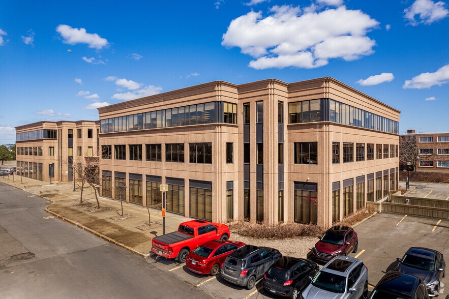 455 Boul Fénelon, Dorval, QC for lease - Building Photo - Image 3 of 39