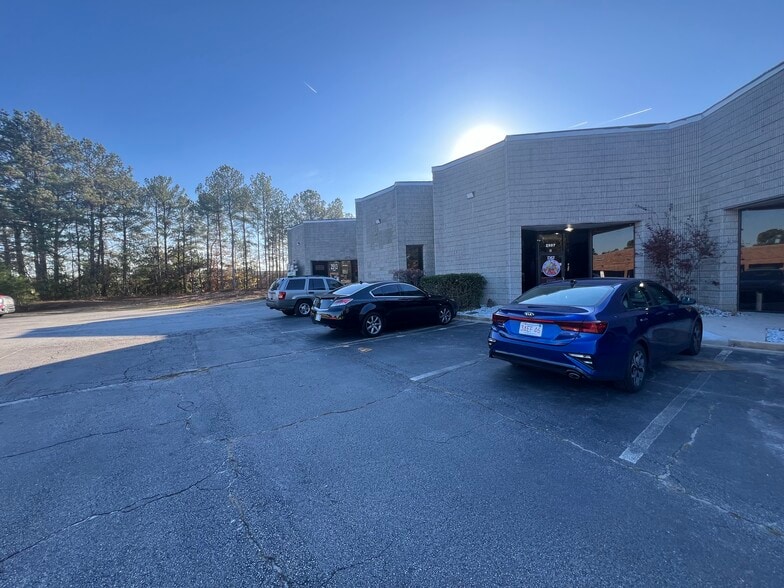 2501-2513 Park Central Blvd, Decatur, GA for lease - Building Photo - Image 3 of 5