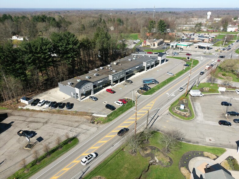 8533-8559 E Washington St, Chagrin Falls, OH à louer - Photo du bâtiment - Image 2 de 15