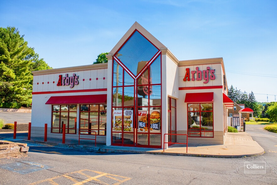 2605 Brodhead Rd, Aliquippa, PA for sale - Building Photo - Image 3 of 9