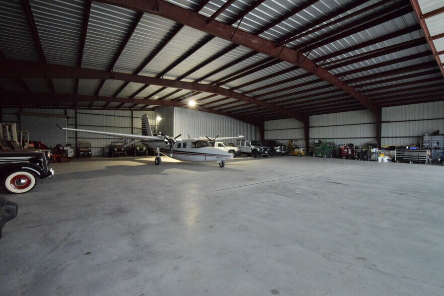 17829 US 377 Hwy, Cresson, TX à vendre - Photo du bâtiment - Image 3 de 14