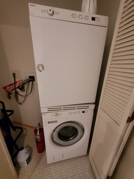 235 E 58th St, New York, NY à vendre - Photo du bâtiment - Image 3 de 45