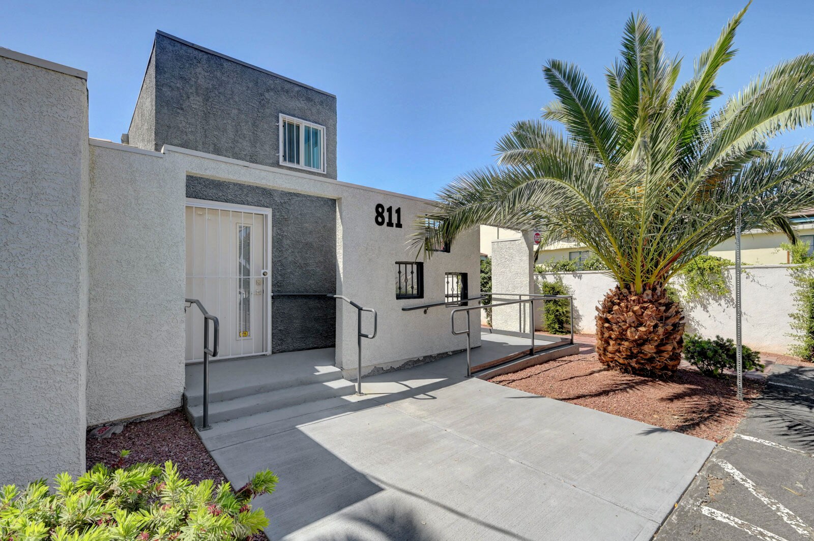 811 S 6th St, Las Vegas, NV à louer Photo du bâtiment- Image 1 de 17
