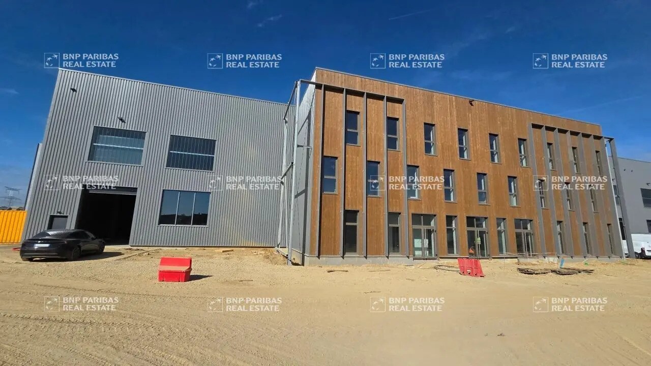 Office in Croissy-Beaubourg for lease Building Photo- Image 1 of 9