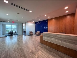 3525 Whitehall Park Dr, Charlotte, NC à louer Photo intérieure- Image 1 de 7