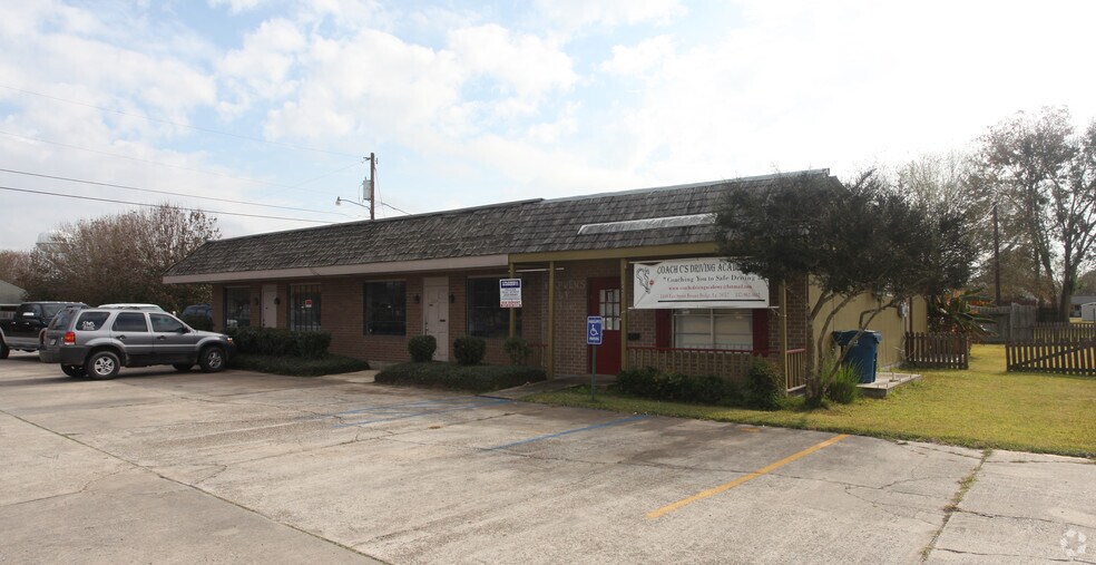 1440-1442 E Bridge St, Breaux Bridge, LA à louer - Photo du bâtiment - Image 3 de 3