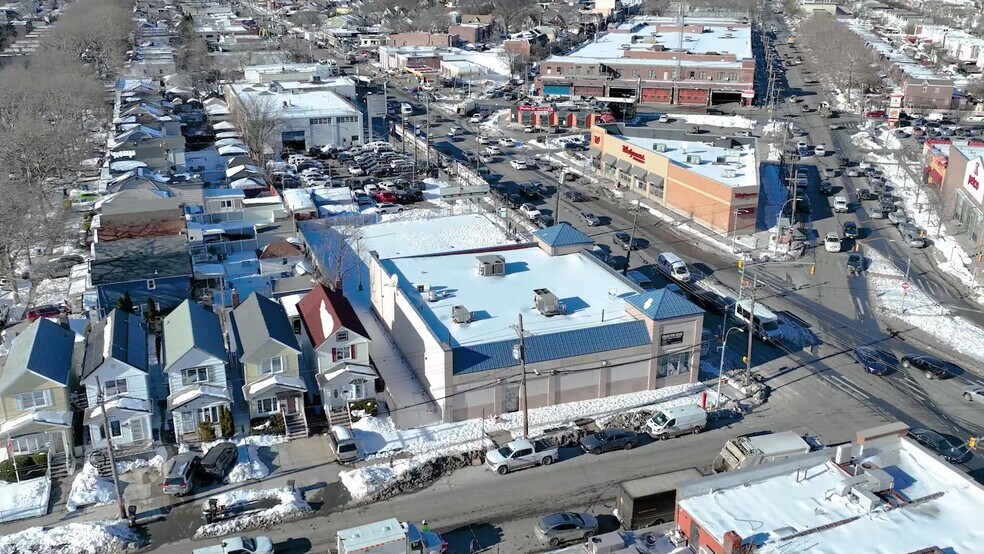 2324 Flatbush Ave, Brooklyn, NY à louer - Vidéo sur l’inscription commerciale - Image 2 de 6