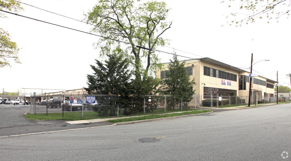 100-112 N 12th St, Kenilworth, NJ à louer - Photo du bâtiment - Image 2 de 4