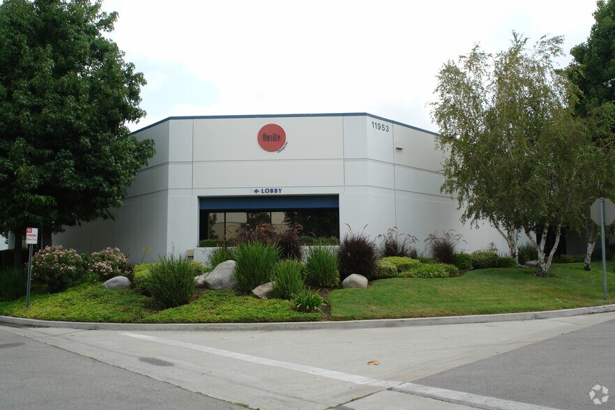 11953 Challenger Ct, Moorpark, CA à vendre - Photo du bâtiment - Image 3 de 5