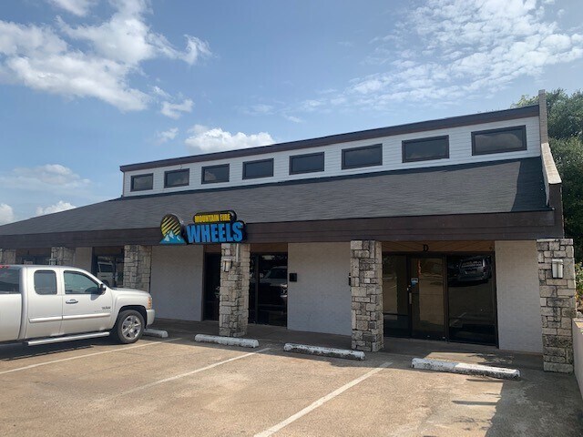 760 E Pipeline Rd, Hurst, TX à louer - Photo du bâtiment - Image 2 de 11