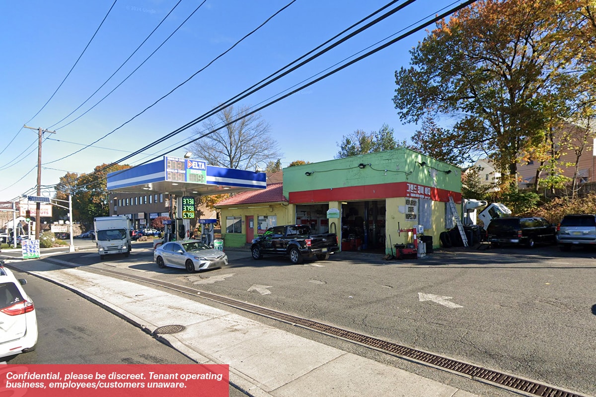 520 Broad Ave, Ridgefield, NJ for lease Building Photo- Image 1 of 2