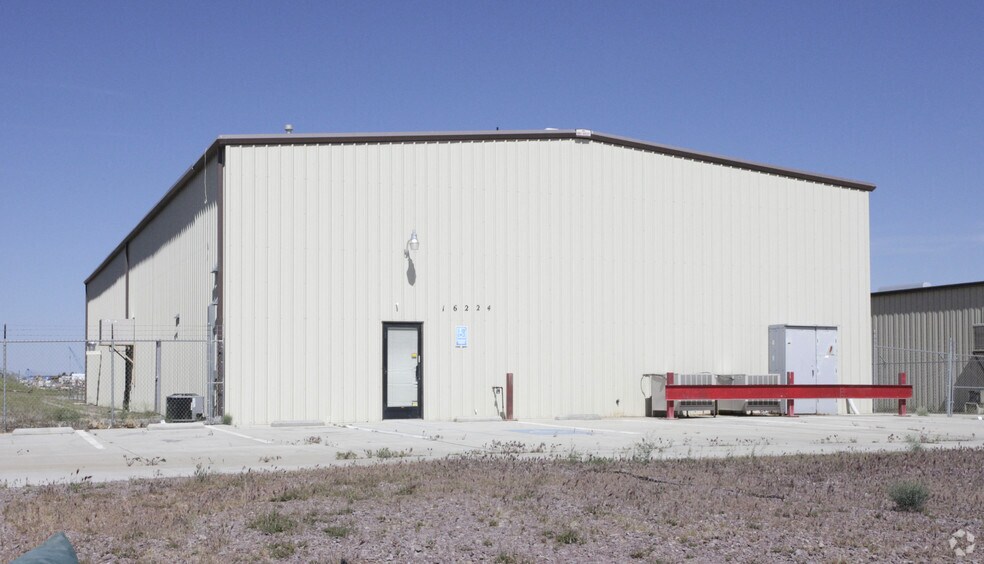 16224 Koala Rd, Adelanto, CA à vendre - Photo principale - Image 1 de 8