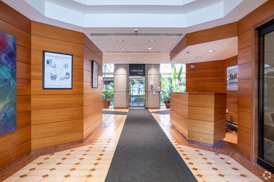 1440 Don Mills Rd, Toronto, ON for lease - Lobby - Image 3 of 4