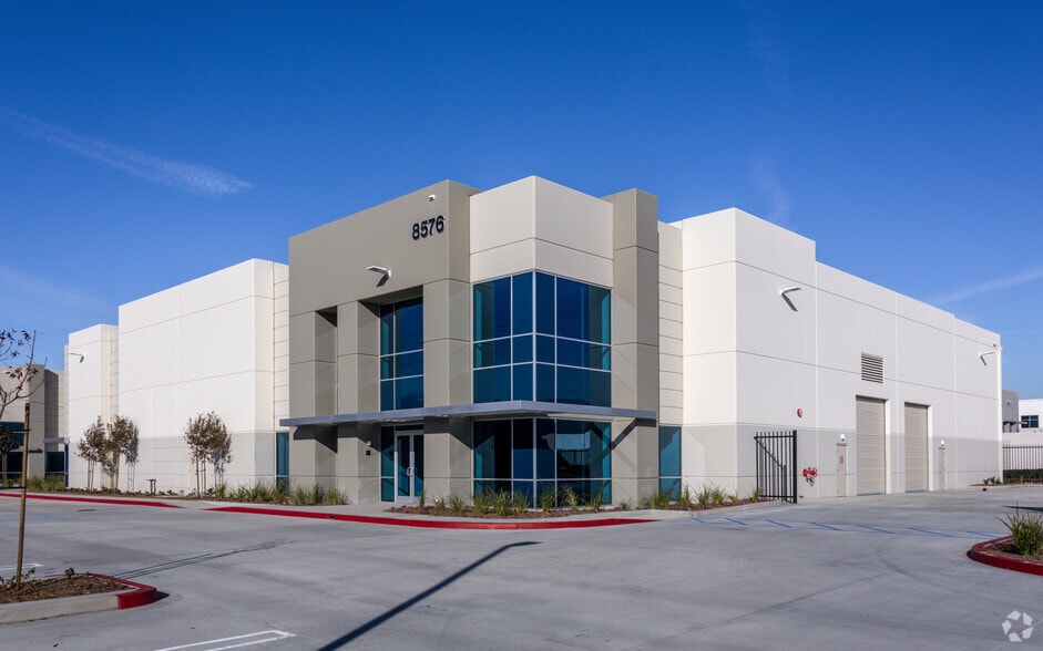 8576 Kimball Ave, Chino, CA for lease - Primary Photo - Image 1 of 5