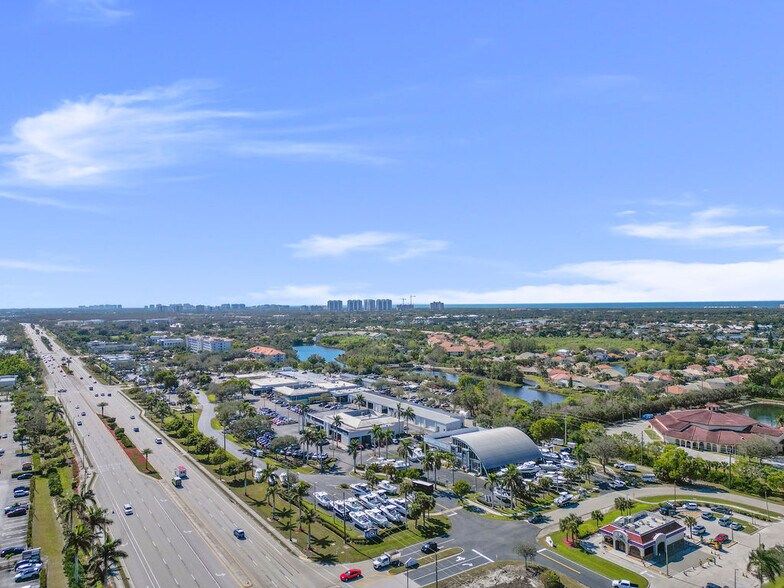 28450 Tamiami Trl S, Bonita Springs, FL à vendre - Photo du bâtiment - Image 2 de 6