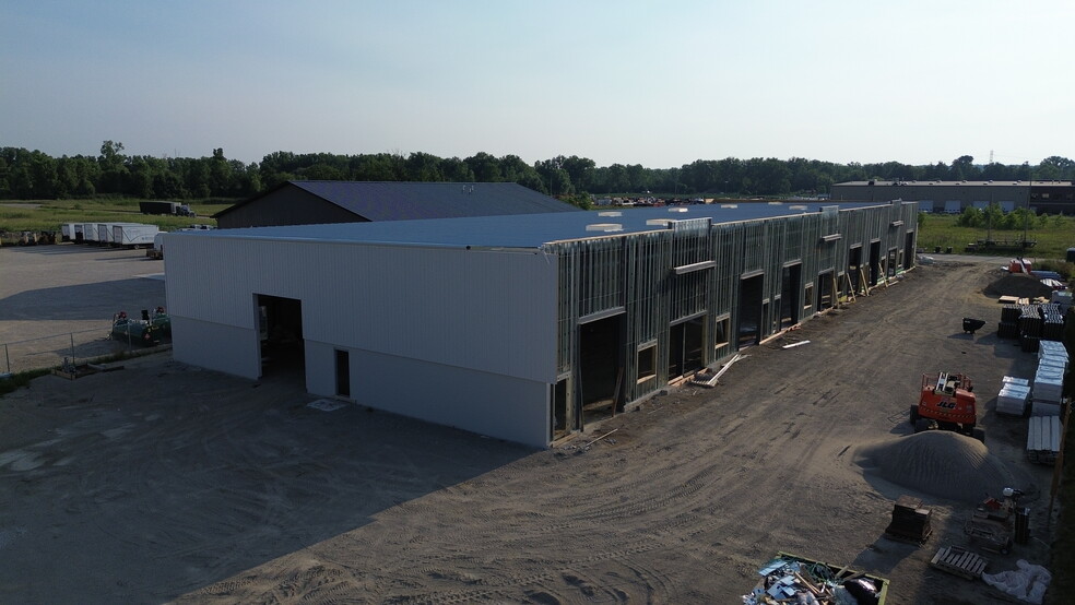 70516 Beaver Creek Dr crk, Romeo, MI for lease - Building Photo - Image 2 of 4