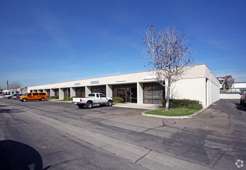 11823 Slauson Ave, Santa Fe Springs, CA for sale - Primary Photo - Image 1 of 1