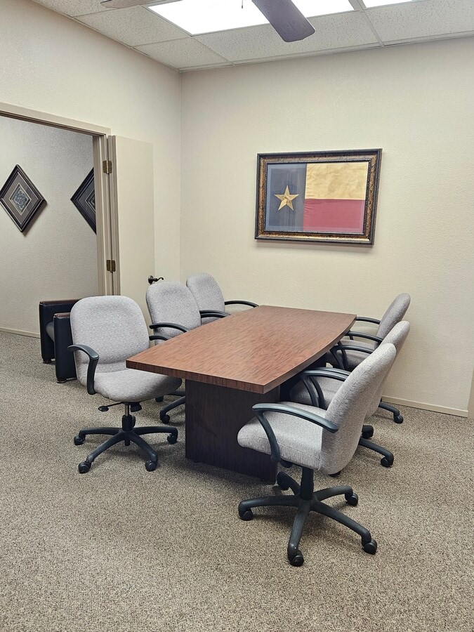 2315 Roosevelt Dr, Arlington, TX 76016 - Unit C - - Interior Photo - Image 1 of 8