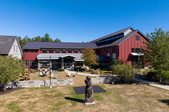 Plus de détails pour 105 Towle Farm Rd, Hampton, NH - Industriel à vendre
